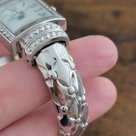 Vintage Watches Vivani Ladies Silver Quartz Bracelet Watch with Rhinestones - Picture 1 of 10